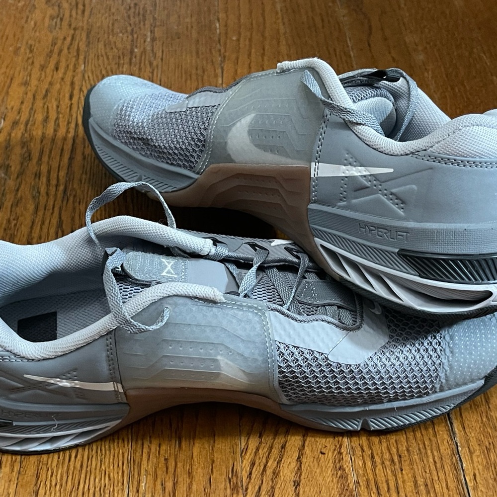 New, Worn 3-4 Times, Nike Netcon Seven React/Hype… - image 1